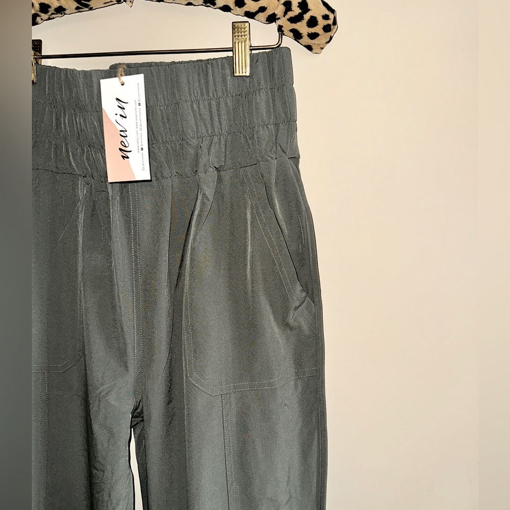 Brand New Army/Hunter Green Contemporary Joggers Size Large